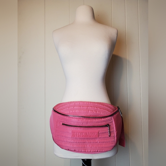 STEVE MADDEN candy pink nylon sling bag - Picture 3 of 9
